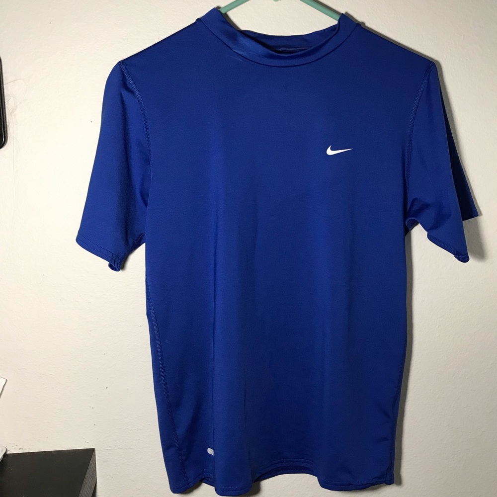 SOLD Thick Nike DriFit Woman’s Large Shirt